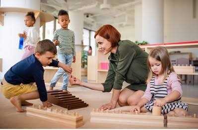 MONTESSORI TEACHER TRAINING 